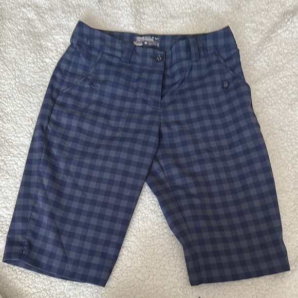 Women’s Nike Golf Blue Checkered Shorts Size 6 - Picture 1 of 3